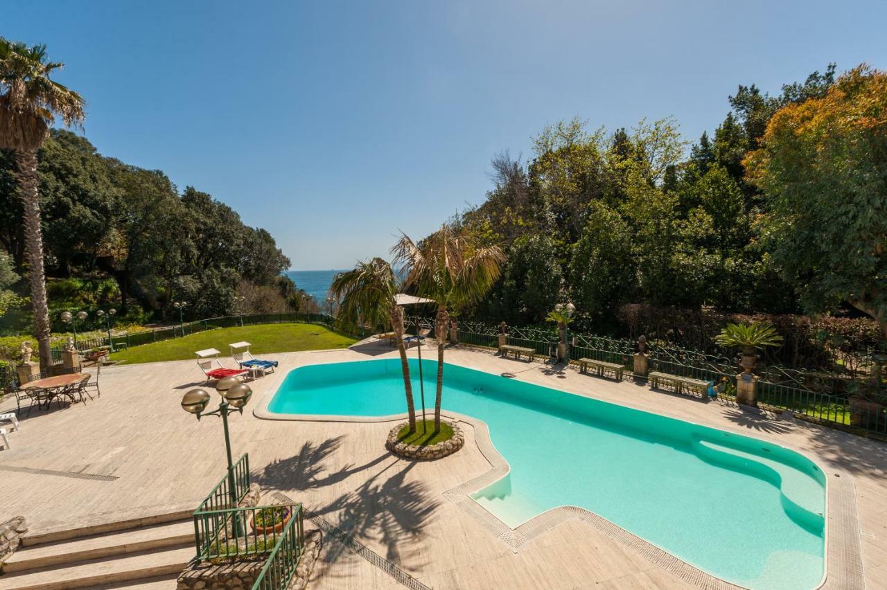 Holidays Naples Family - Pool In Front Of Capri Zewnętrze zdjęcie