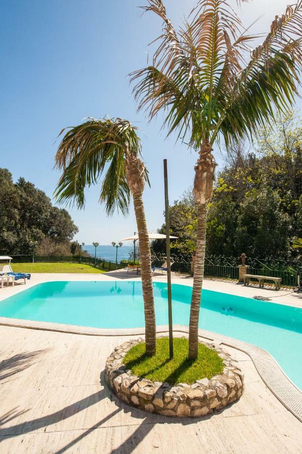 Holidays Naples Family - Pool In Front Of Capri Zewnętrze zdjęcie