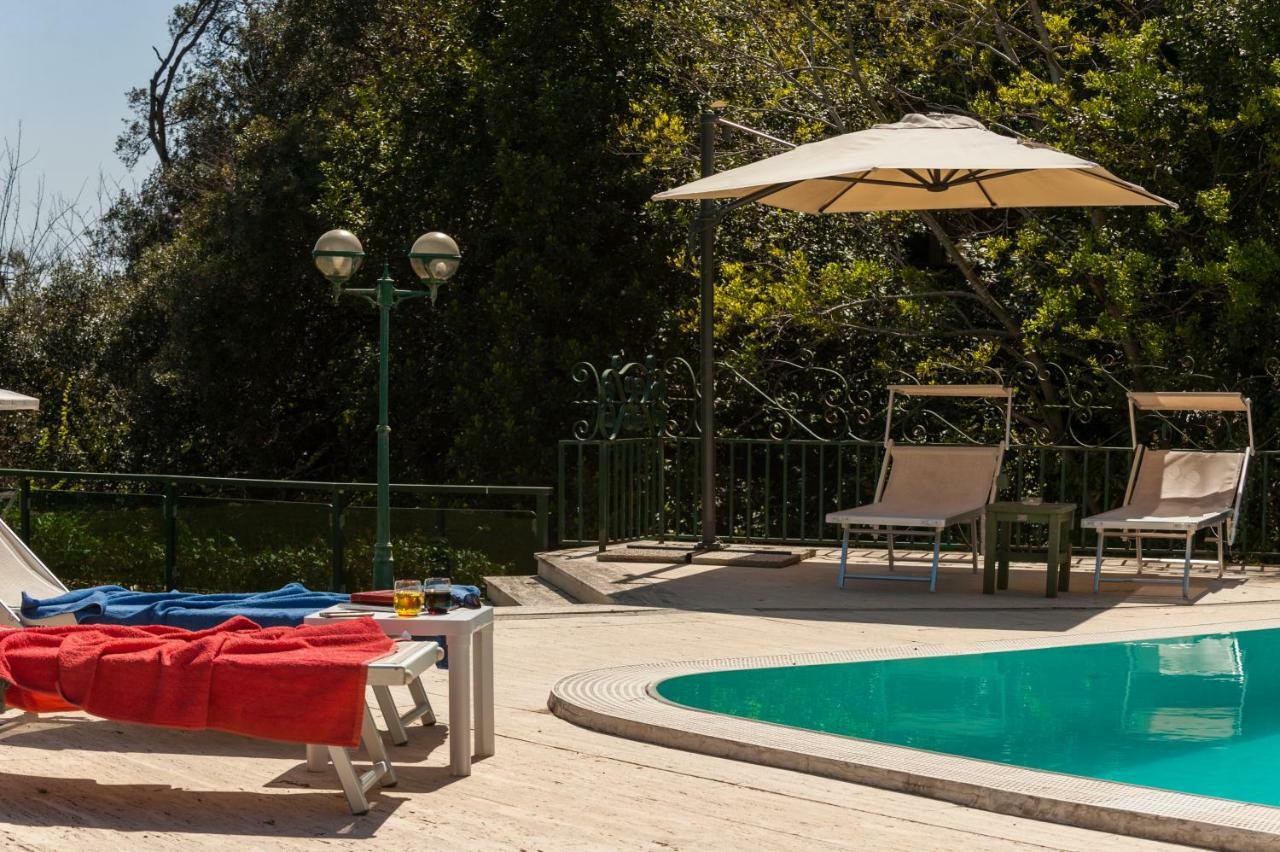 Holidays Naples Family - Pool In Front Of Capri Zewnętrze zdjęcie